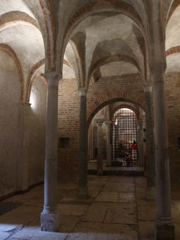 The crypt of San Sepolcro